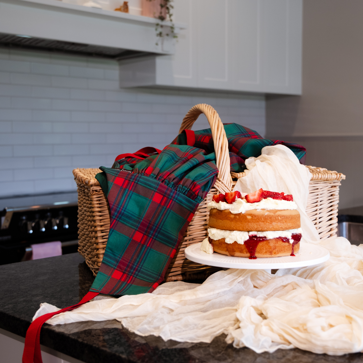 Christmas apron with cake